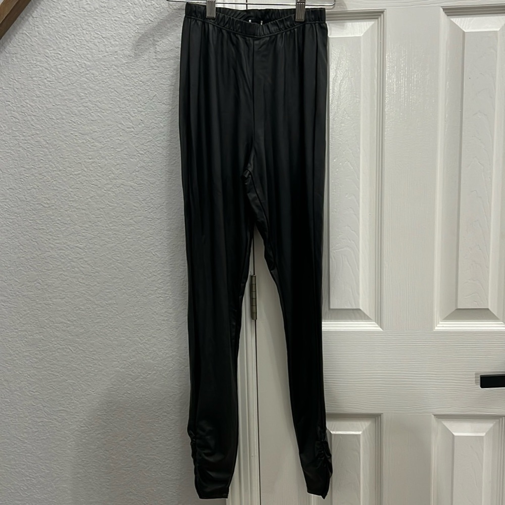 Windsor‎ black pleather stretchy leggings size small